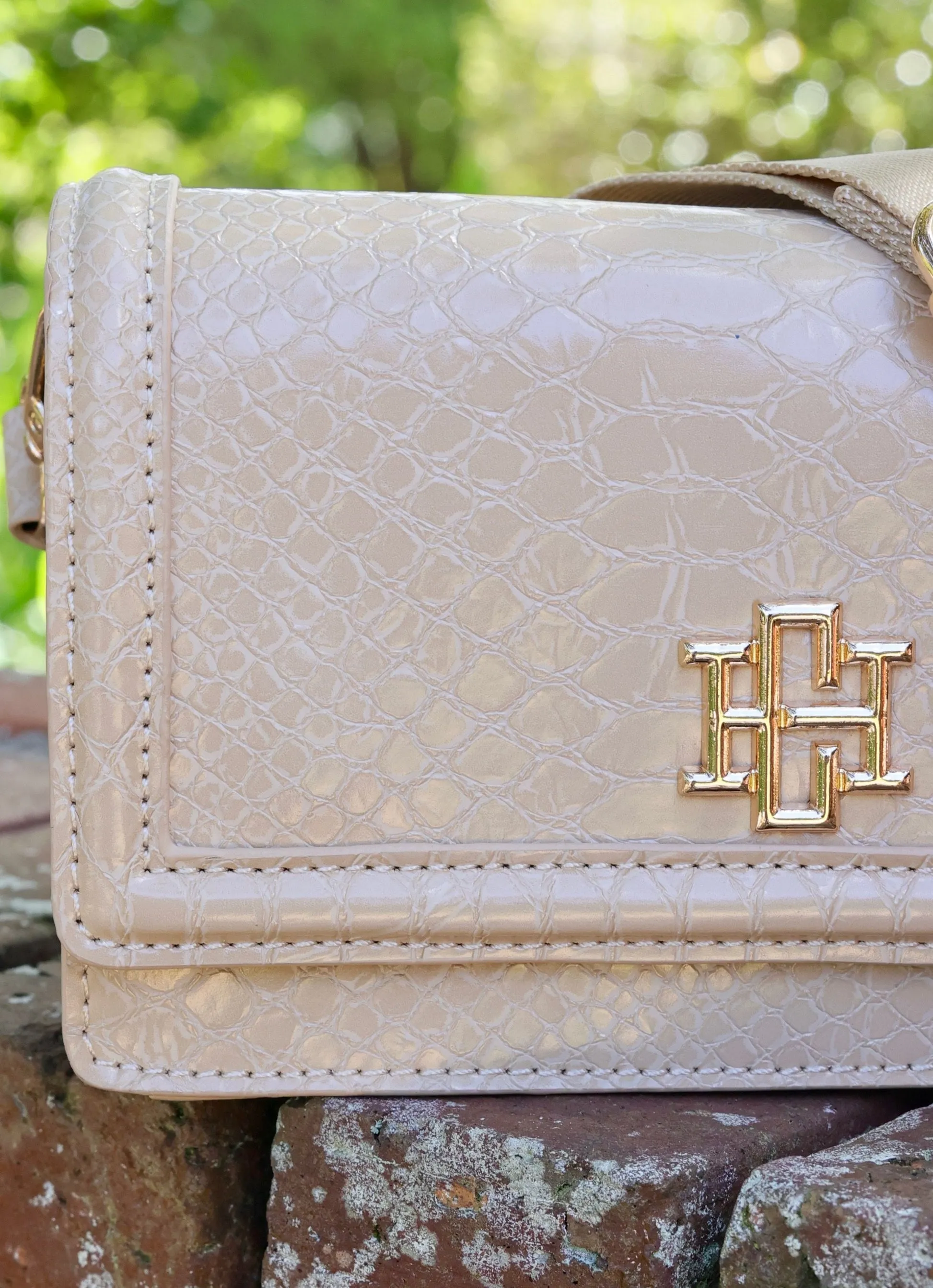 Maverick Tan Crossbody with Pocket