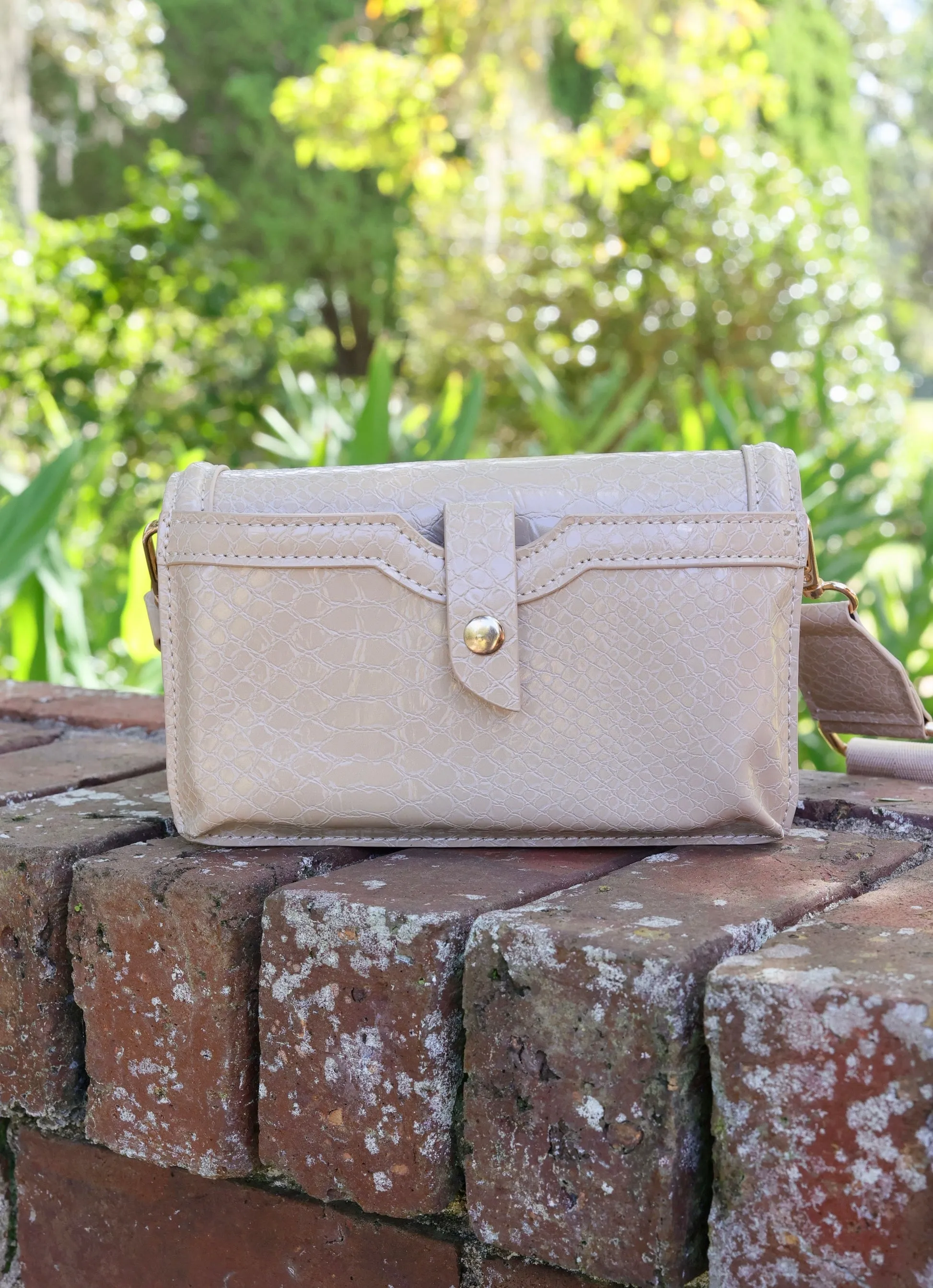 Maverick Tan Crossbody with Pocket