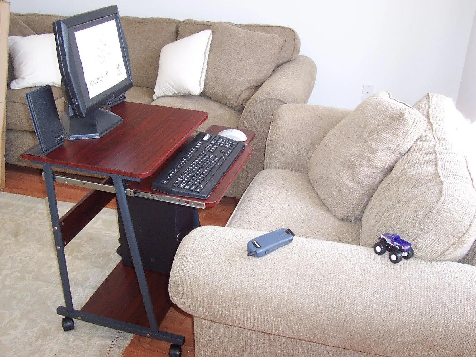 STS5806 24" Small Computer Desk with keyboard tray for small spaces