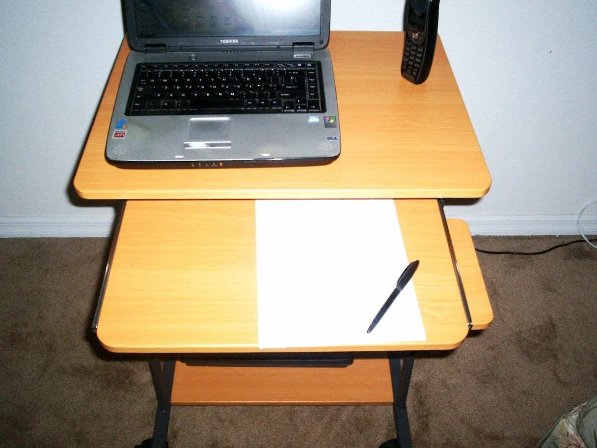 STS5806 24" Small Computer Desk with keyboard tray for small spaces